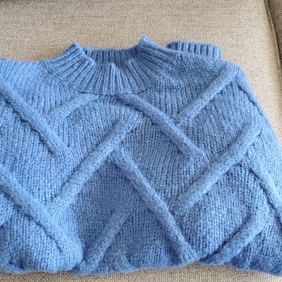 Vici Joan Cable Knit Sweater - Picture 15 of 16